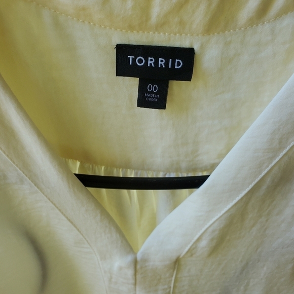 Torrid Vneck Cream‎ Sleeveless Sz. 00 (XL) Tunic - Picture 4 of 9
